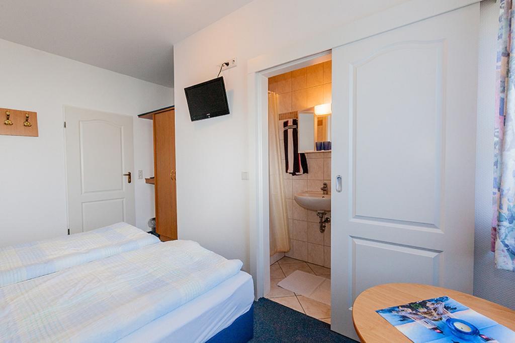 Hotel Kiek ut Pellworm Zimmer foto